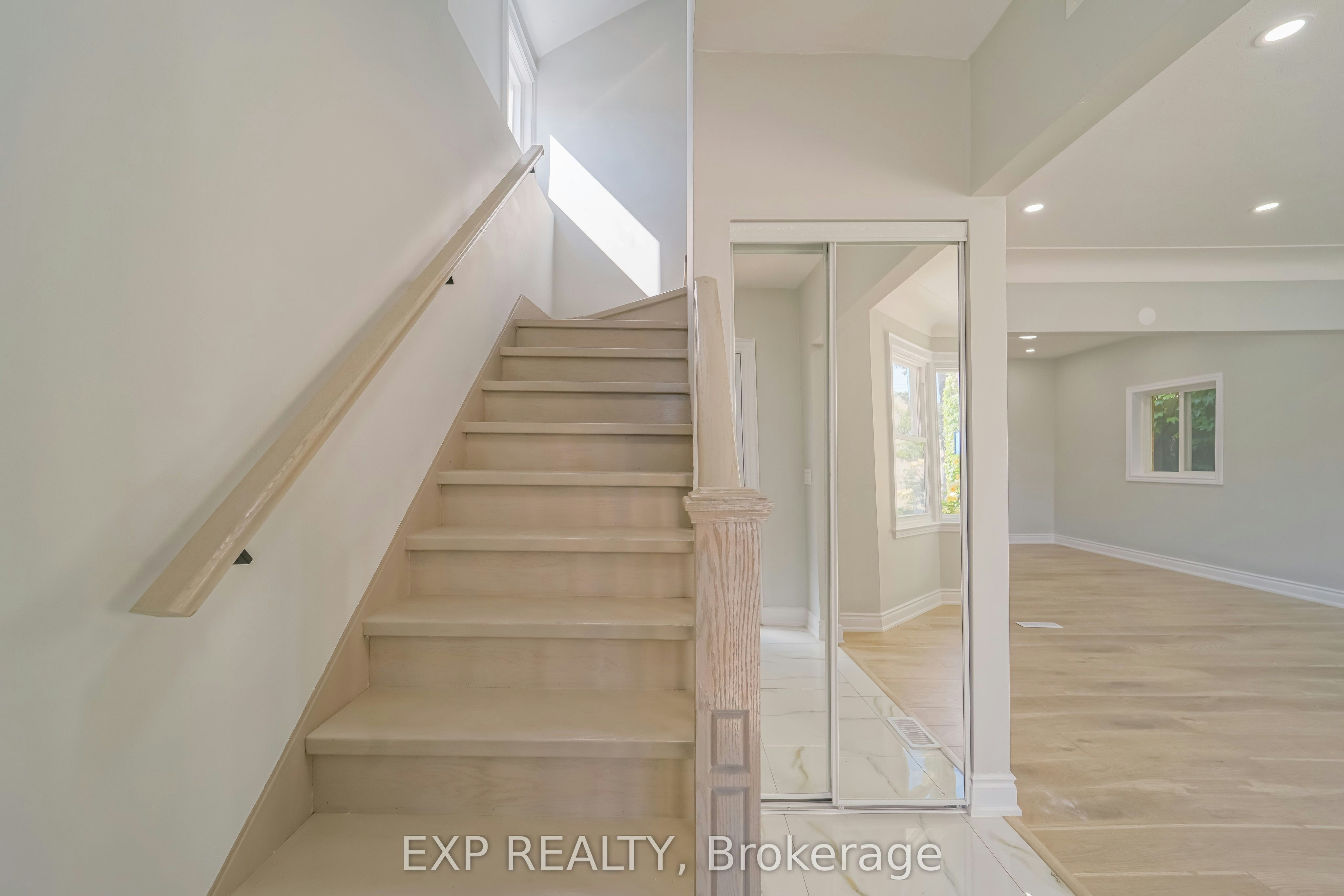 upstairs-1509 Main Street E, Hamilton, ON, L8K 1E2 - 14