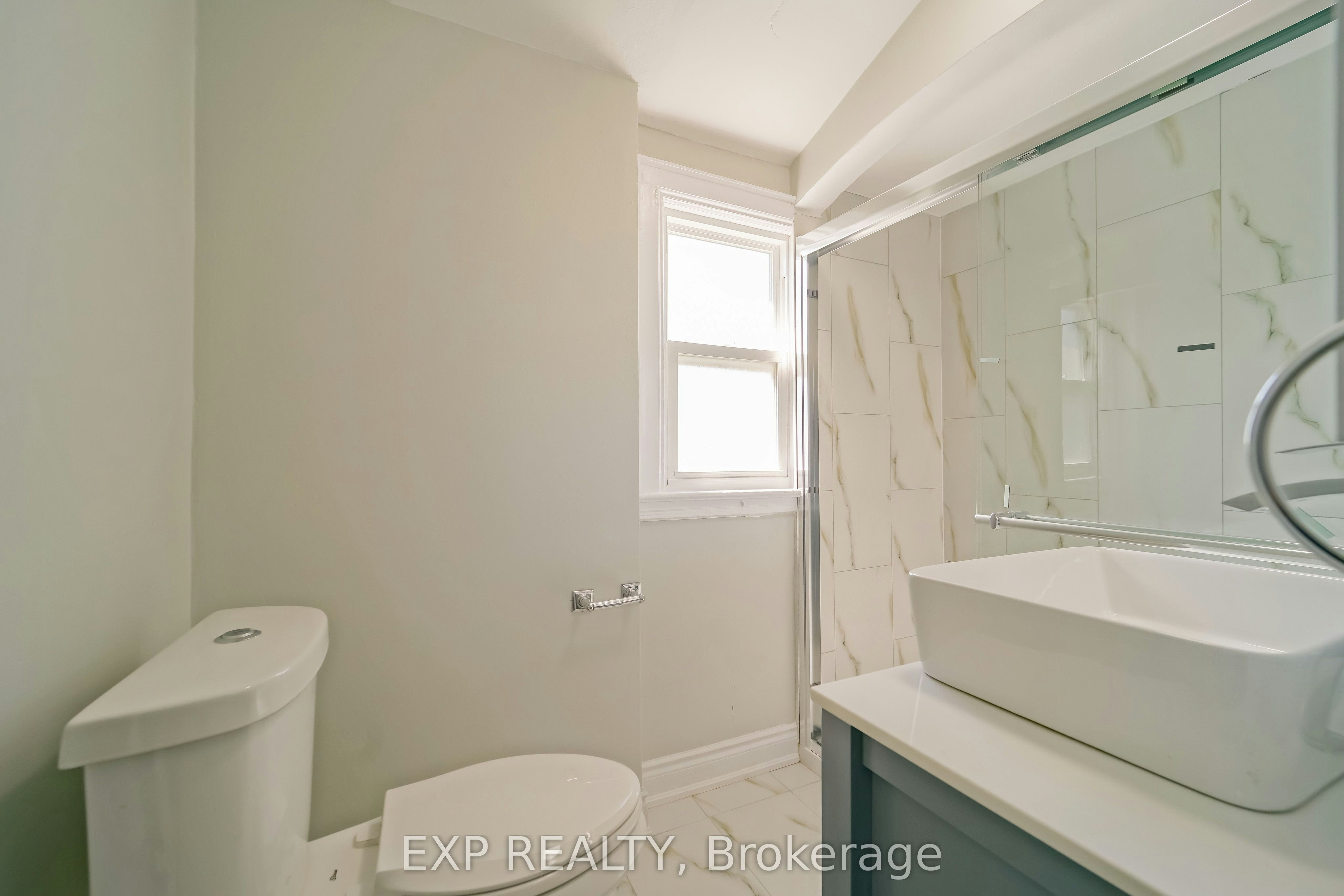 upstairs-1509 Main Street E, Hamilton, ON, L8K 1E2 - 20