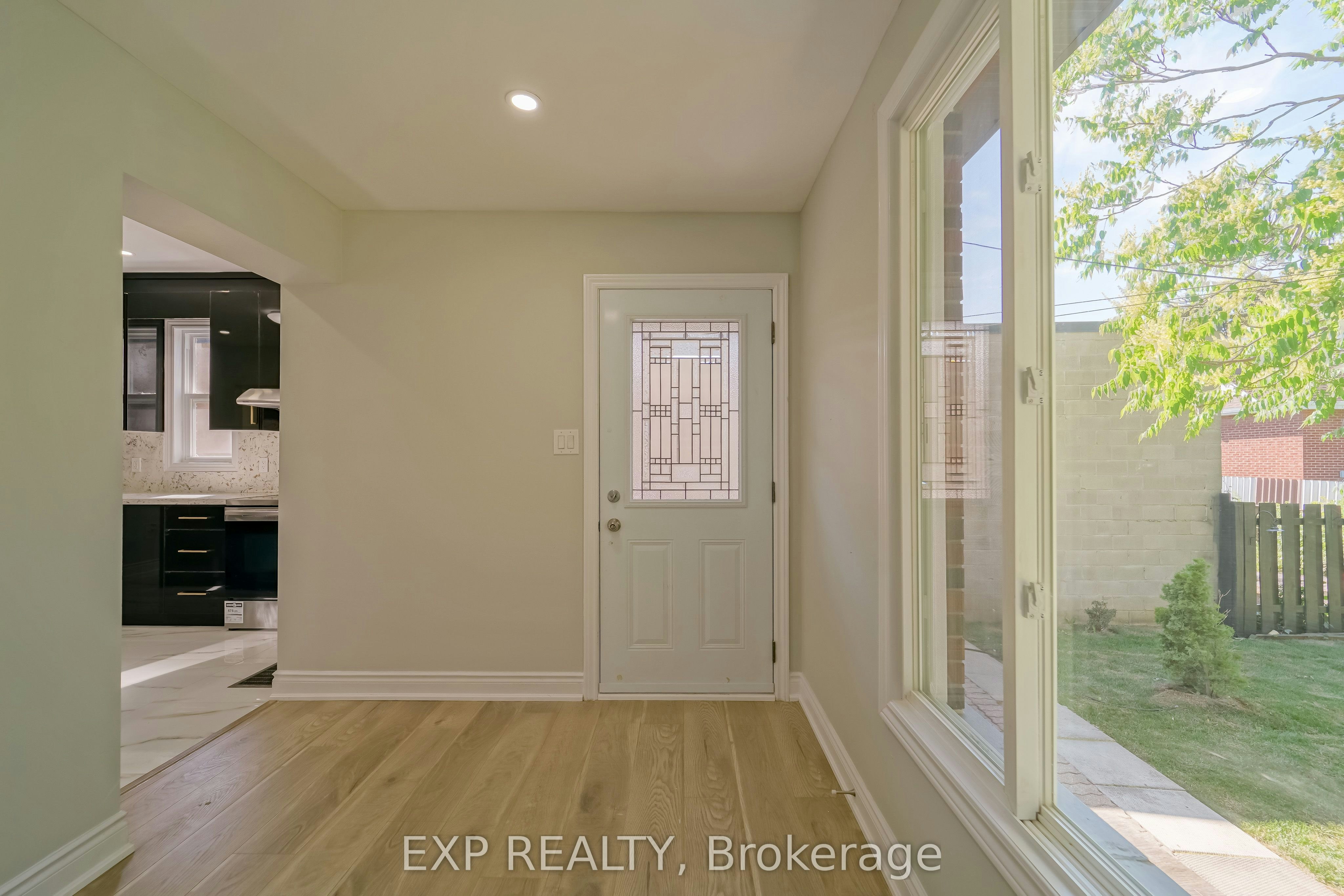 upstairs-1509 Main Street E, Hamilton, ON, L8K 1E2 - 12