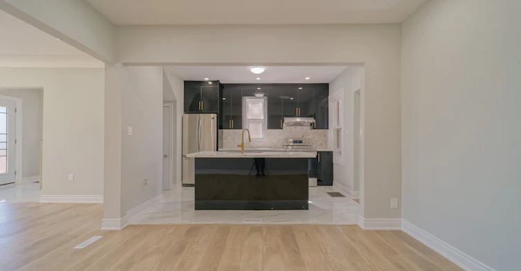 upstairs-1509 Main Street E, Hamilton, ON, L8K 1E2 - 4