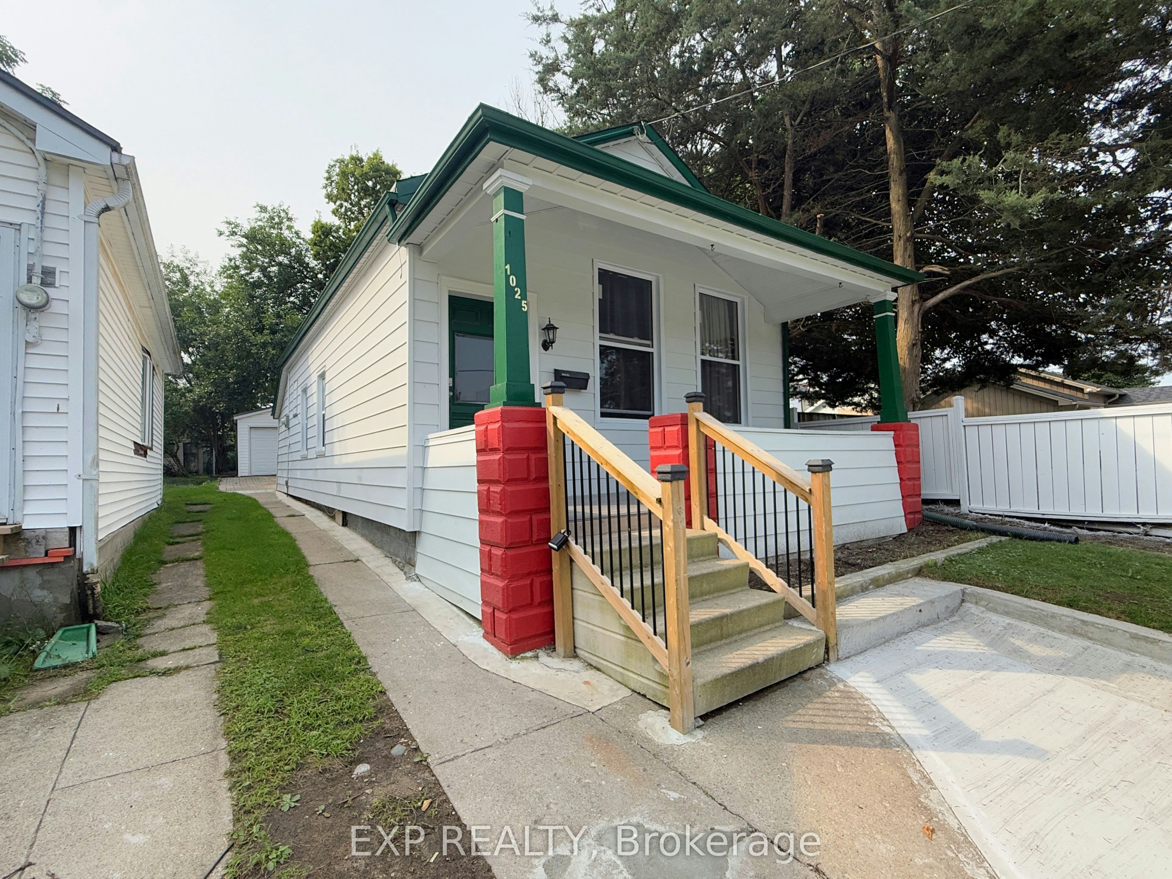 1025 York Street, London, ON, N5W 2T4