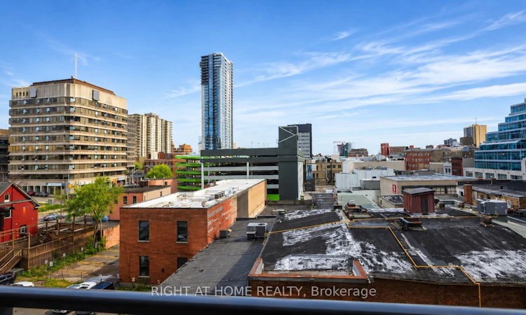 412-55 Duke Street W