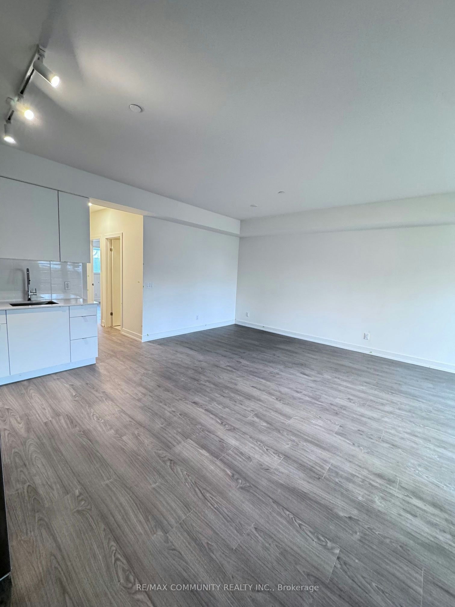 102B-16 Melbourne Avenue, St. Catharines, ON, L2P 0G5 - 9