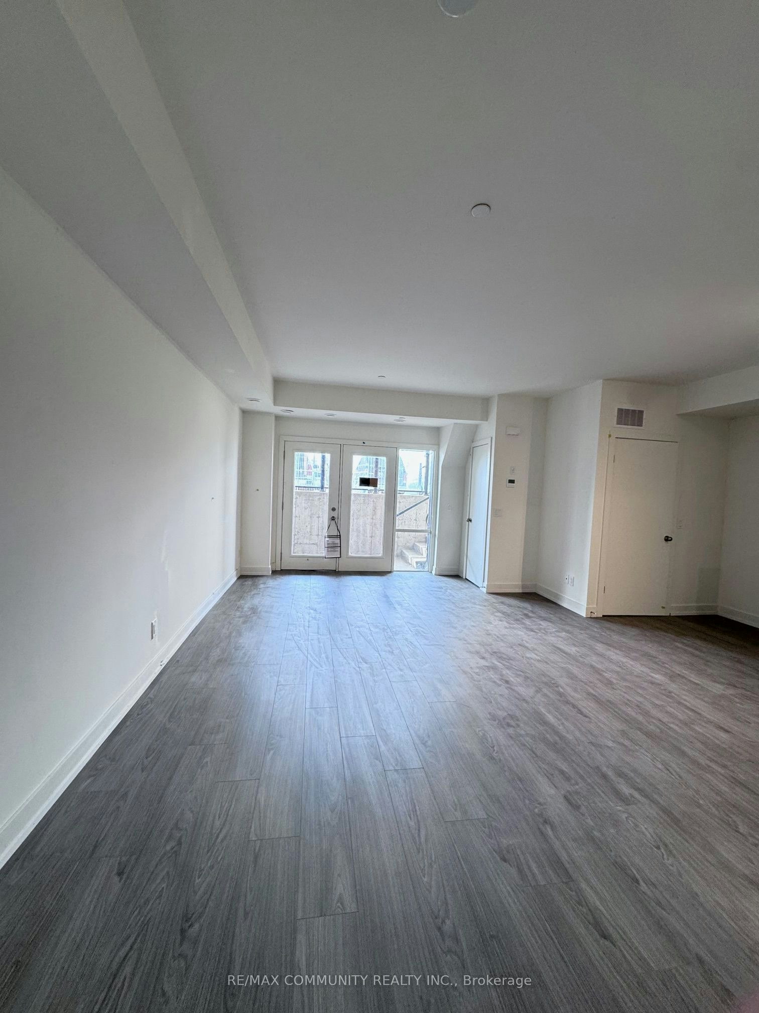 102B-16 Melbourne Avenue, St. Catharines, ON, L2P 0G5 - 6