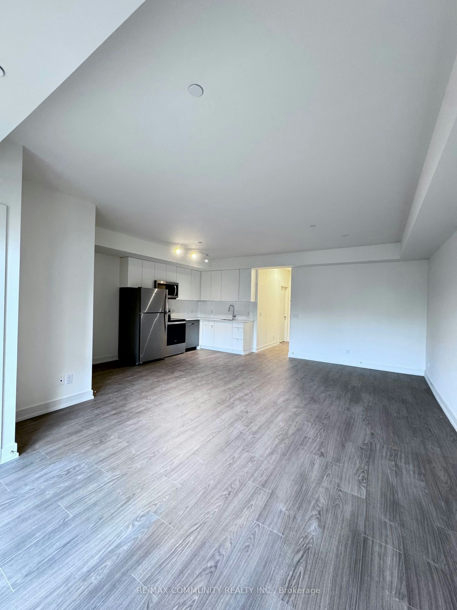 102B-16 Melbourne Avenue, St. Catharines, ON, L2P 0G5 - 5