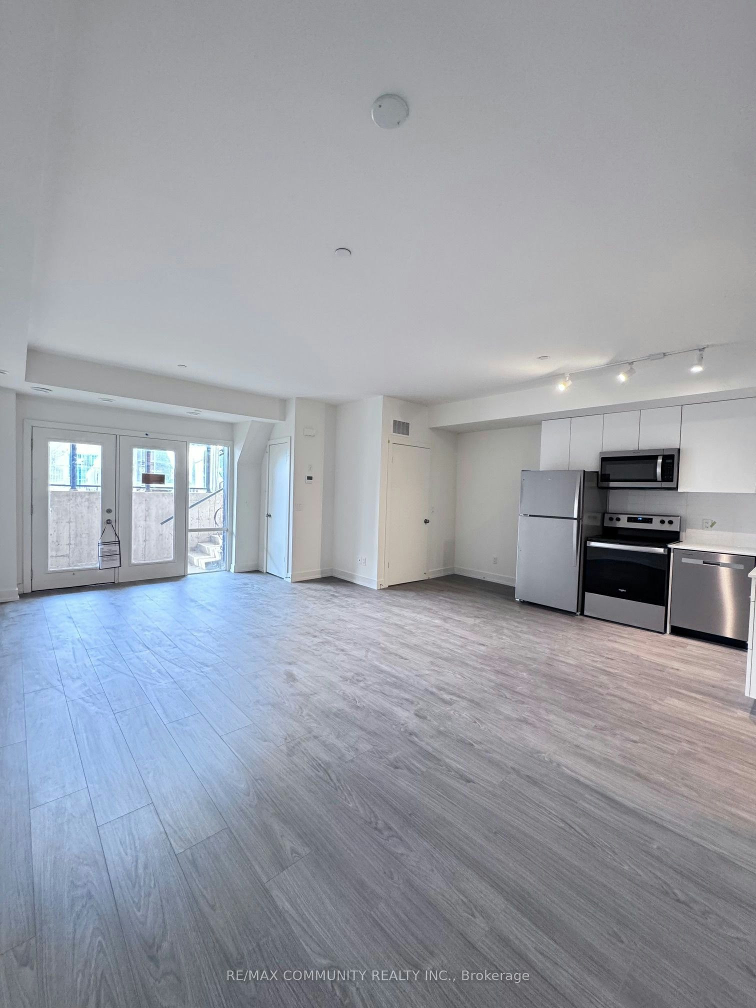 102B-16 Melbourne Avenue, St. Catharines, ON, L2P 0G5 - 7