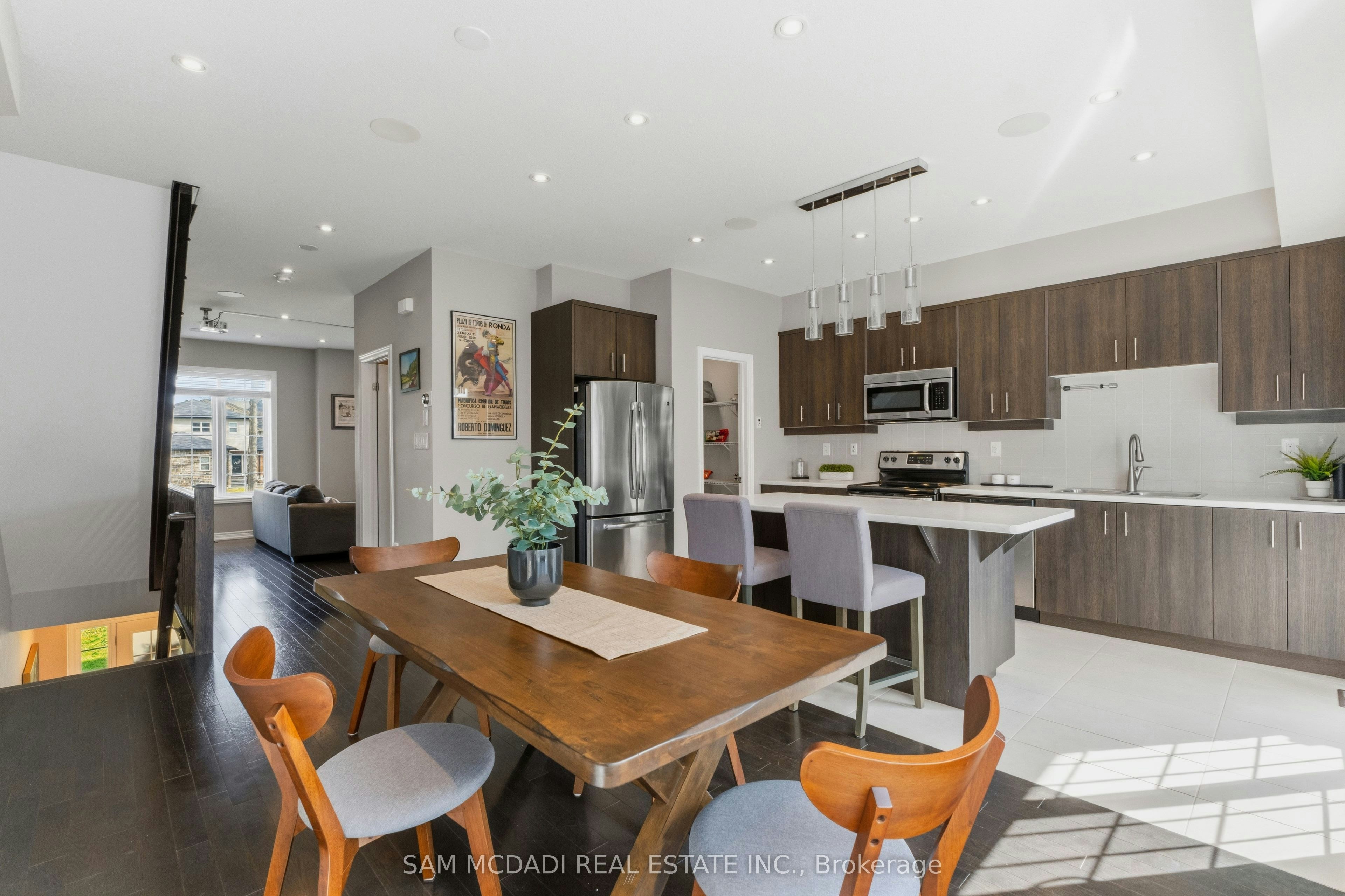 9-215 Dundas Street E, Hamilton, ON, L8B 0X2 - 10