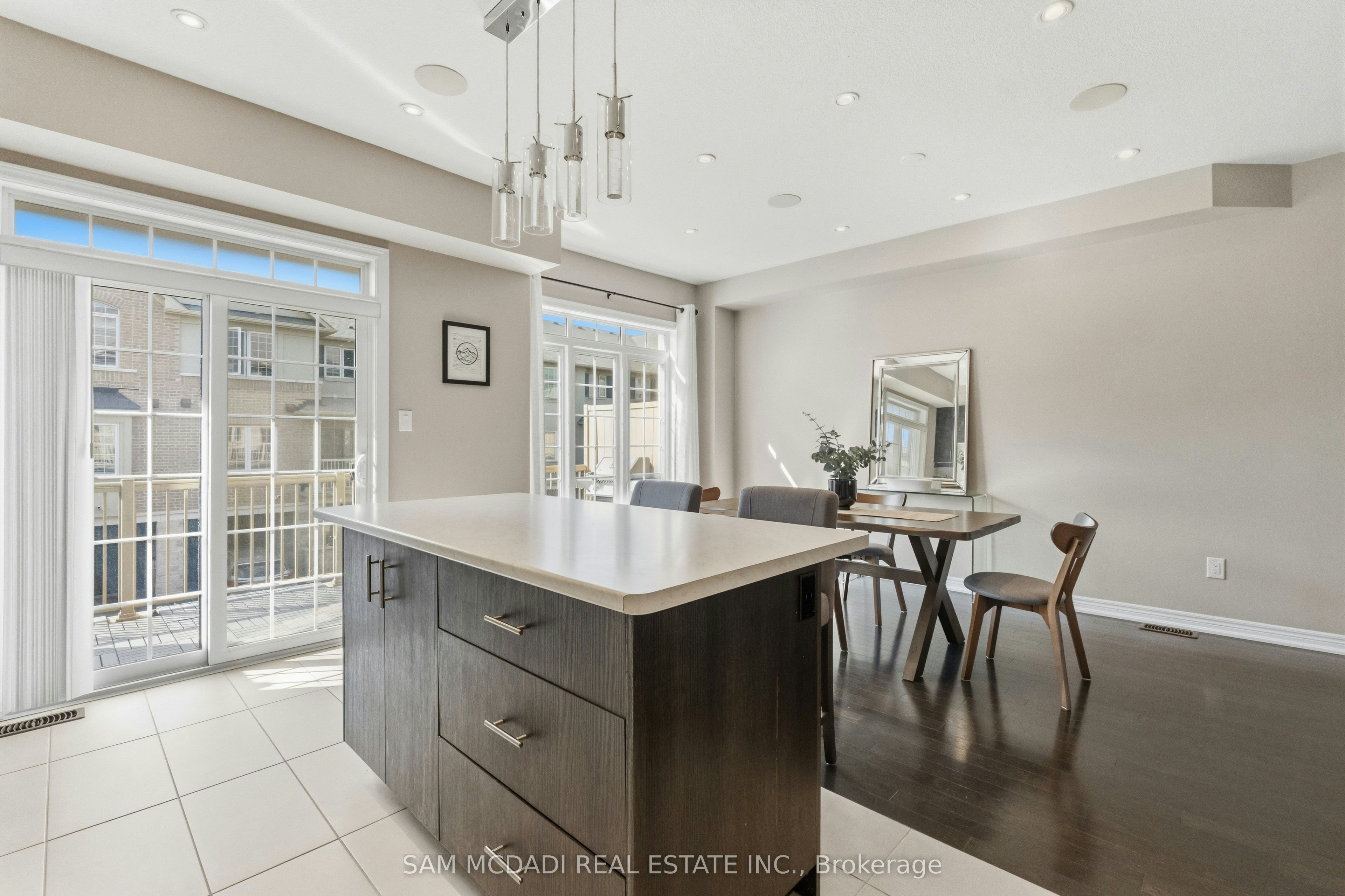 9-215 Dundas Street E, Hamilton, ON, L8B 0X2 - 14