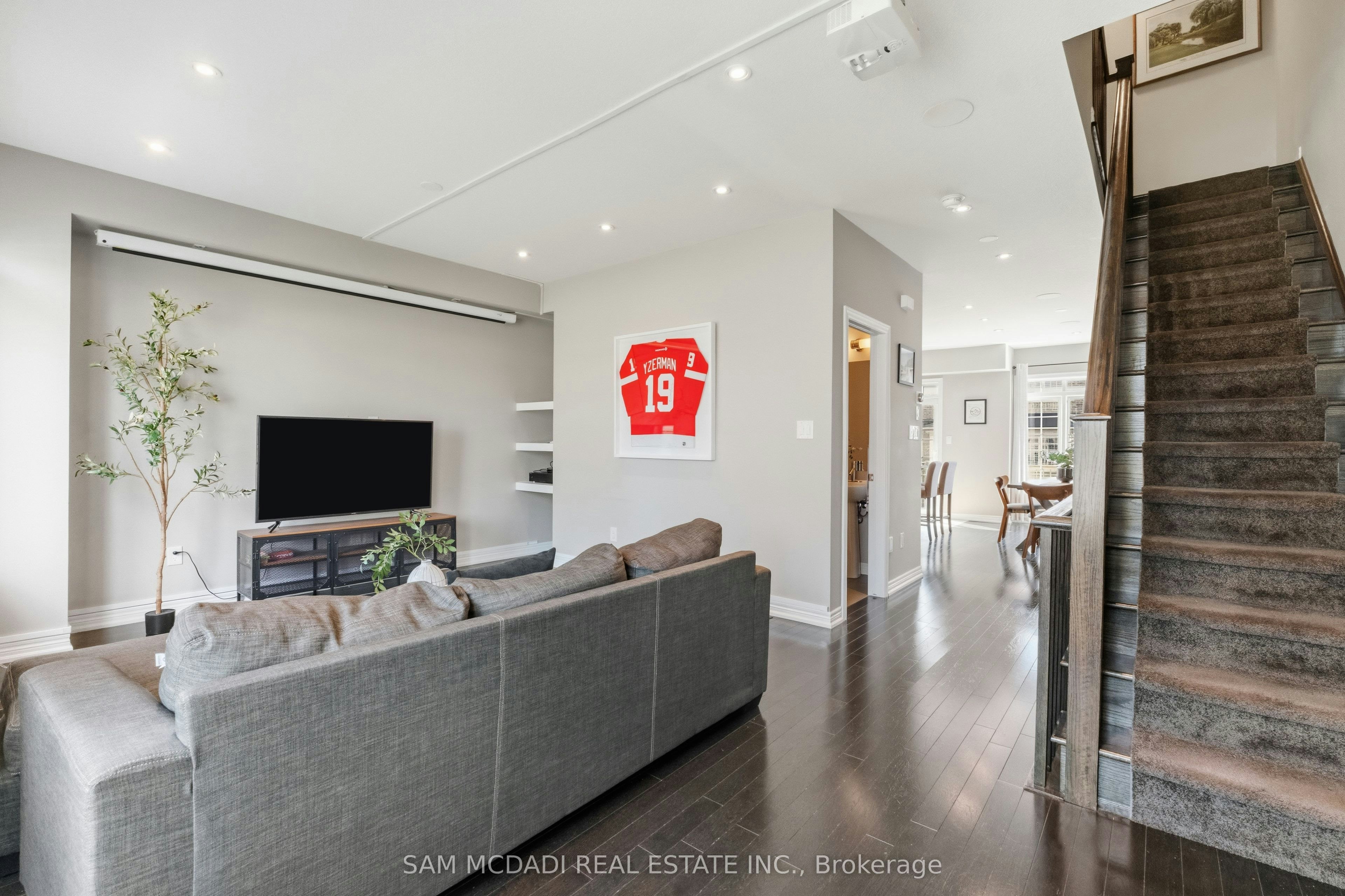 9-215 Dundas Street E, Hamilton, ON, L8B 0X2 - 8