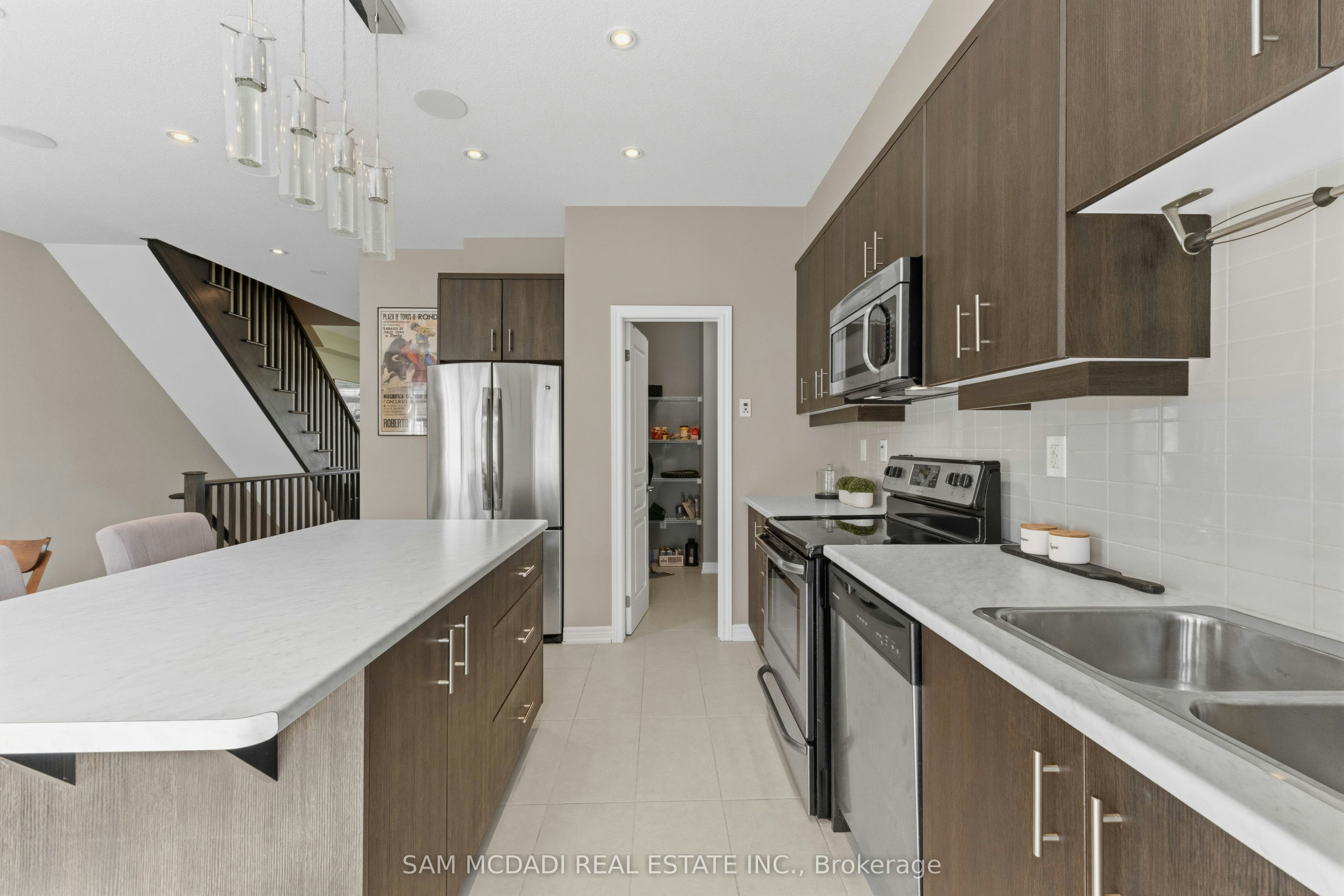 9-215 Dundas Street E, Hamilton, ON, L8B 0X2 - 12