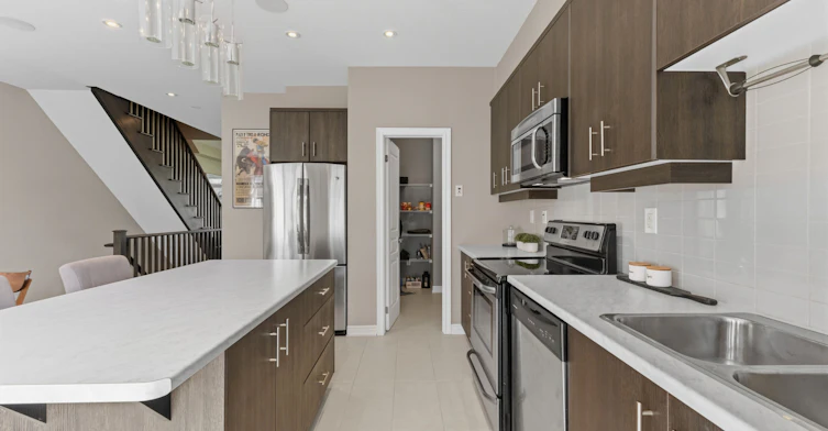 9-215 Dundas Street E, Hamilton, ON, L8B 0X2 - 12