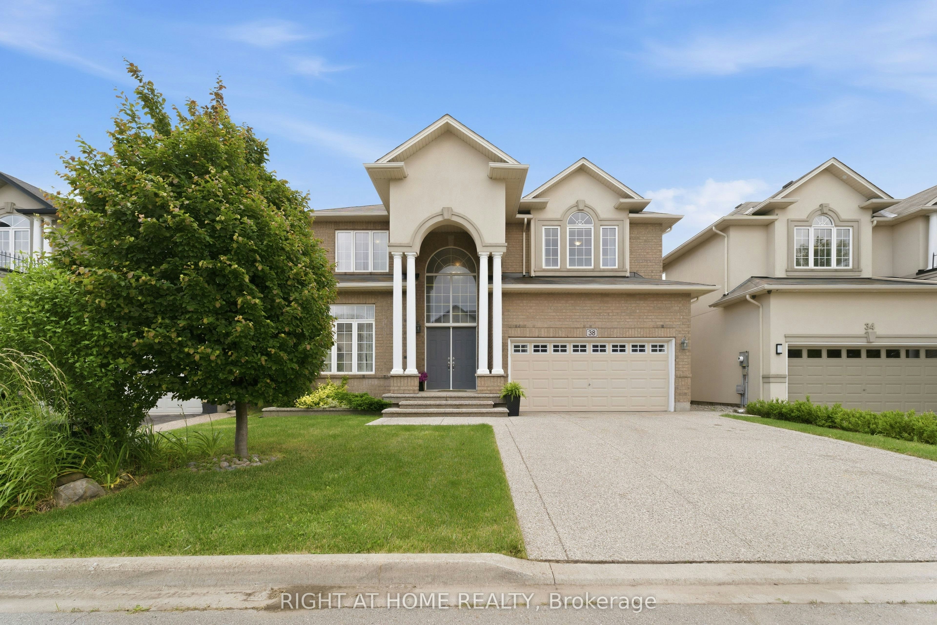 38 Weaver Drive, Hamilton, ON, L9K 0G3