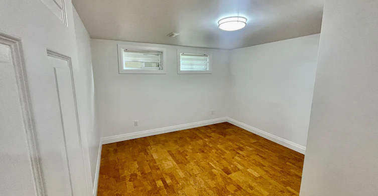 Lower-42 Briarwood Crescent, Hamilton, ON, L9C 4B9 - 7