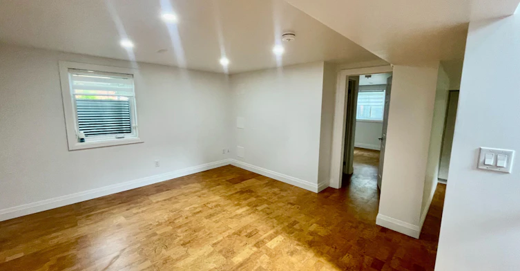 Lower-42 Briarwood Crescent, Hamilton, ON, L9C 4B9 - 13