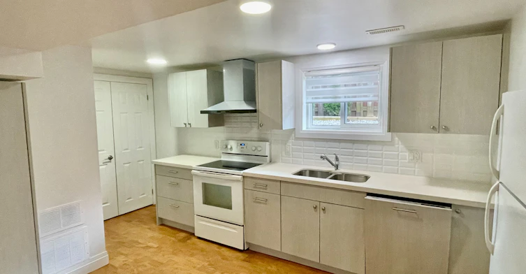 Lower-42 Briarwood Crescent, Hamilton, ON, L9C 4B9 - 4