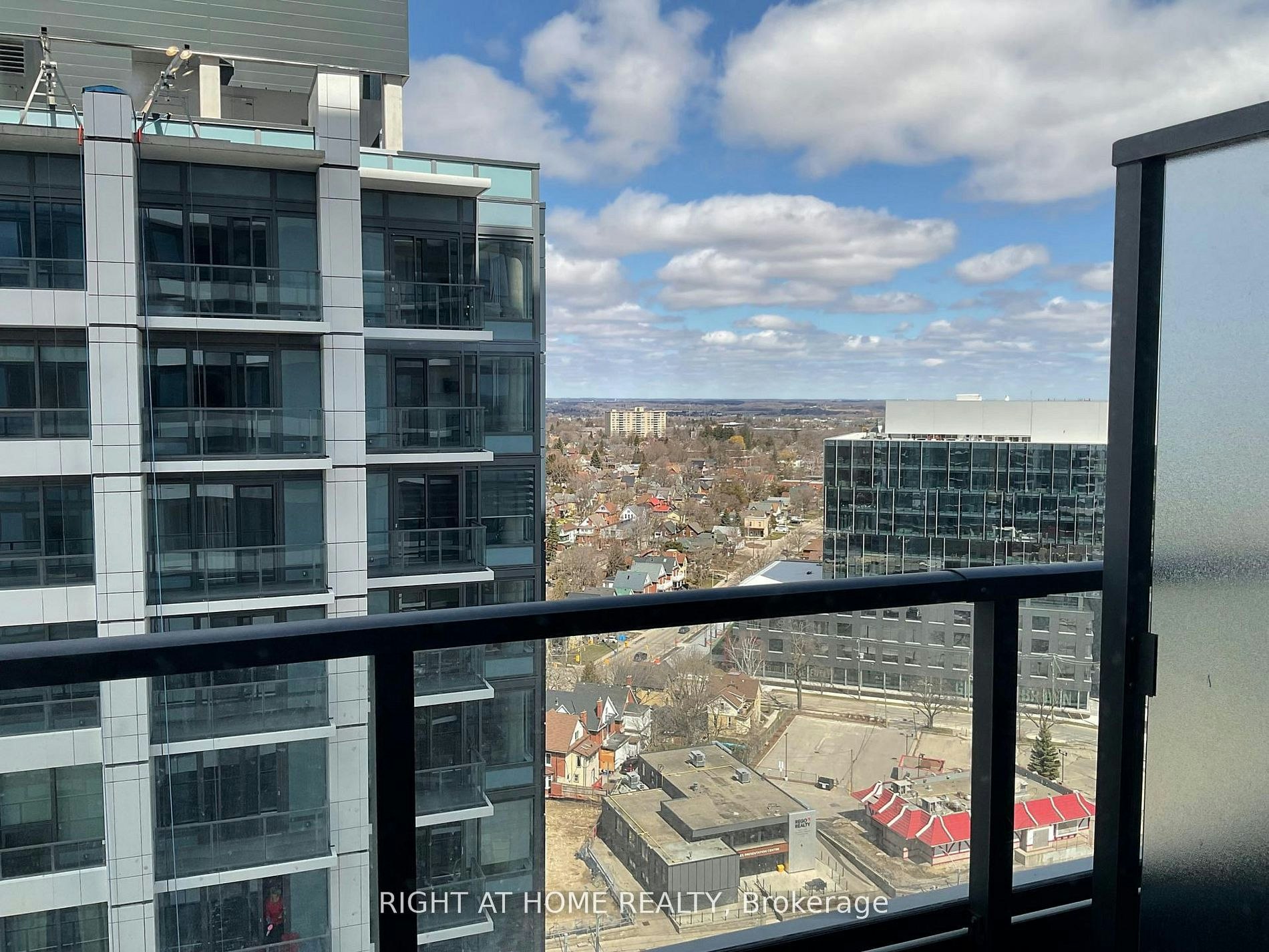 1814-15 Wellington Street, Kitchener, ON, N2G 0E3 - 4