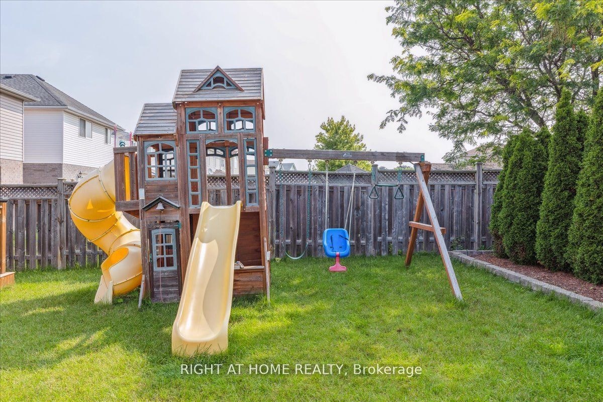 223 Grey Fox Drive, Kitchener, ON, N2E 3N7 - 23