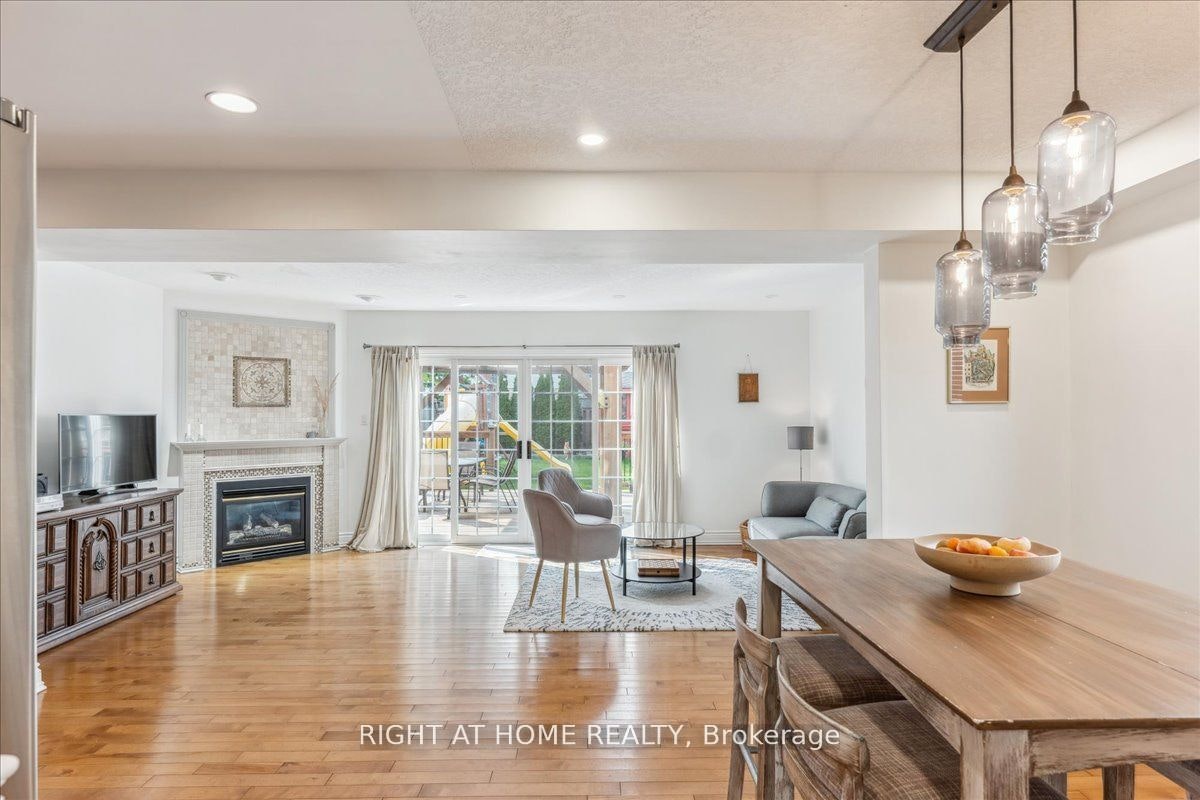 223 Grey Fox Drive, Kitchener, ON, N2E 3N7 - 2