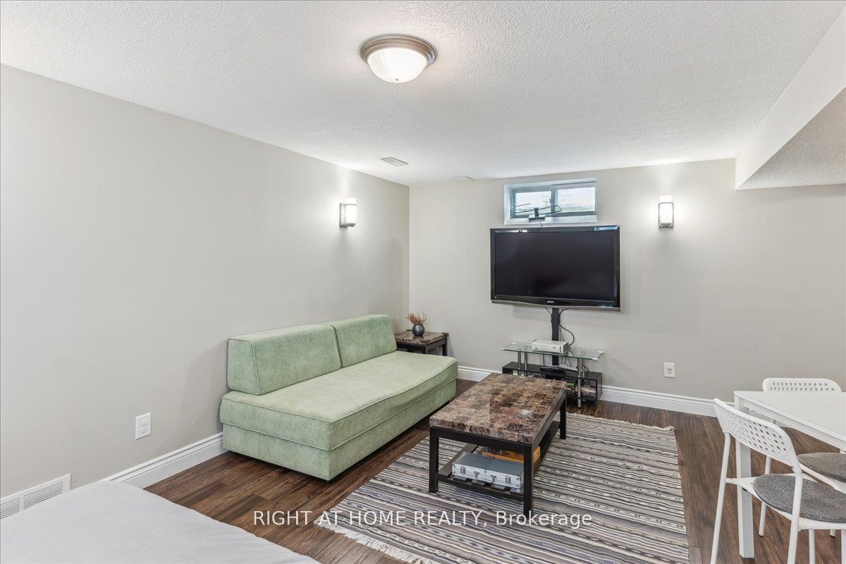 223 Grey Fox Drive, Kitchener, ON, N2E 3N7 - 22