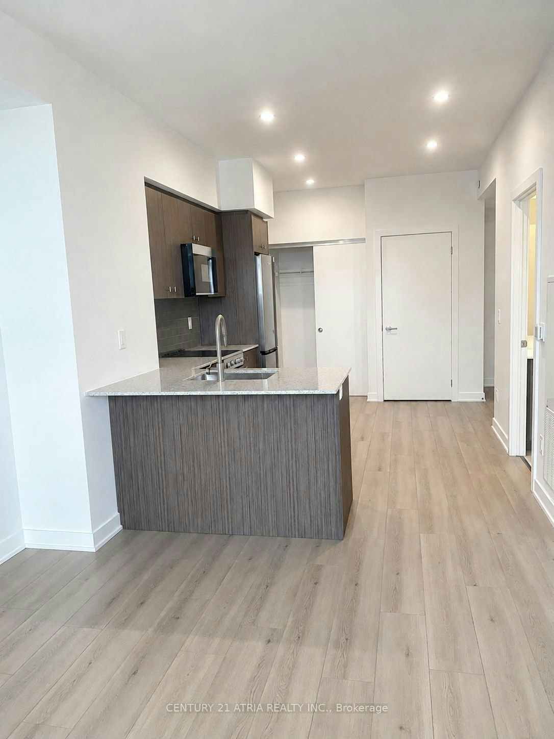1101-25 Wellington Street, Kitchener, ON, N2G 0G5 - 2