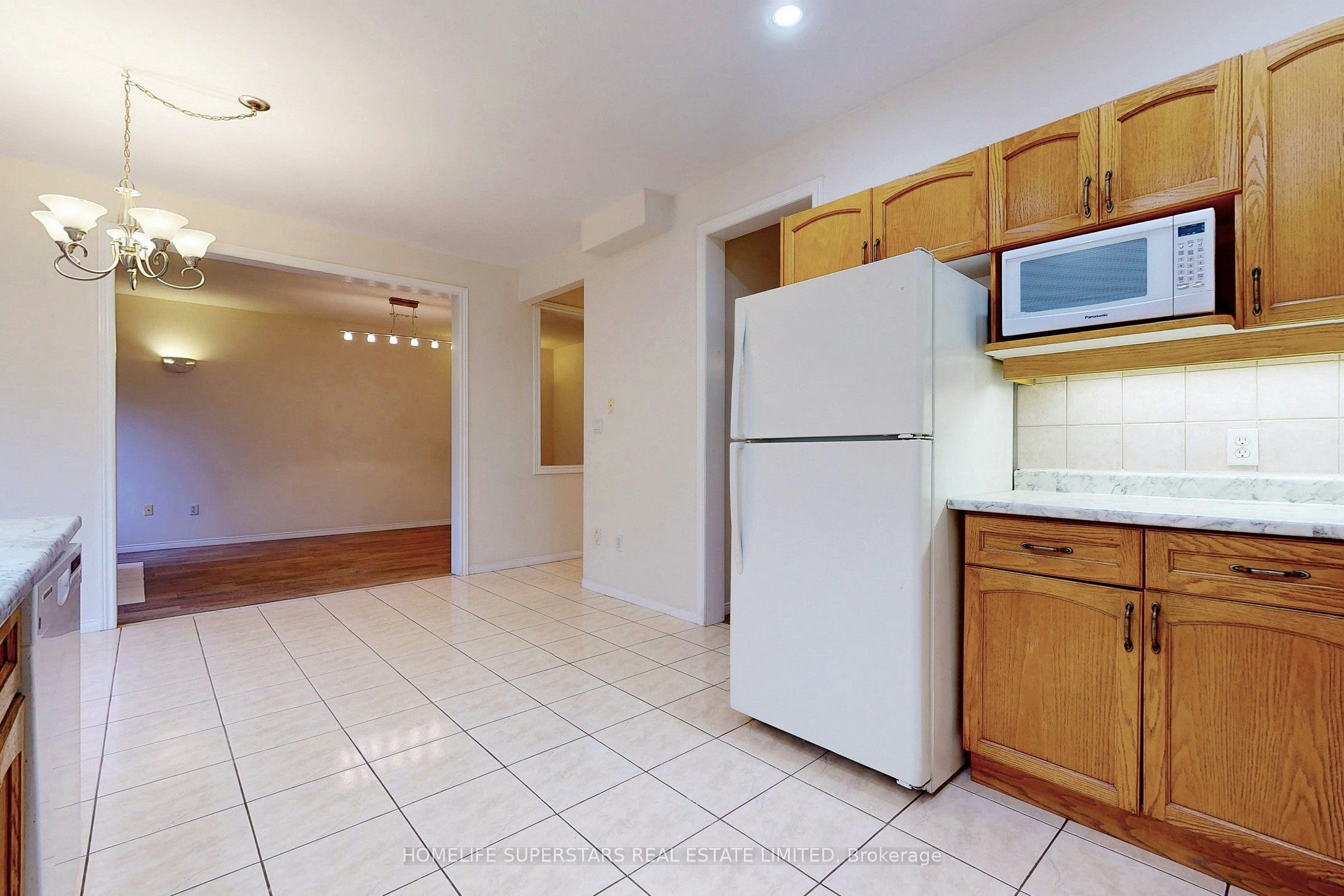 32 Holkham Avenue, Hamilton, ON, L9K 0H3 - 10
