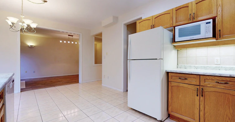32 Holkham Avenue, Hamilton, ON, L9K 0H3 - 10