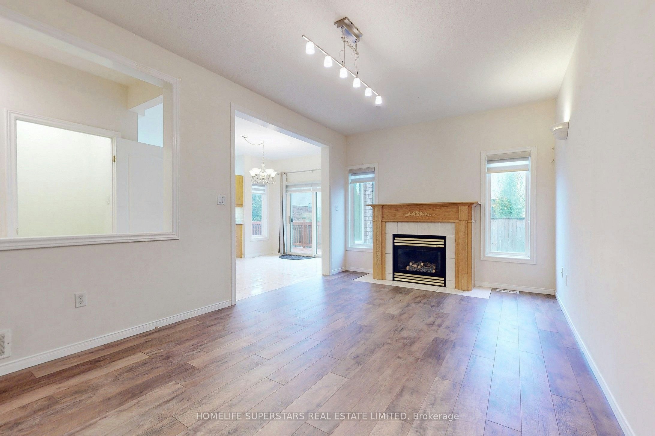32 Holkham Avenue, Hamilton, ON, L9K 0H3 - 8