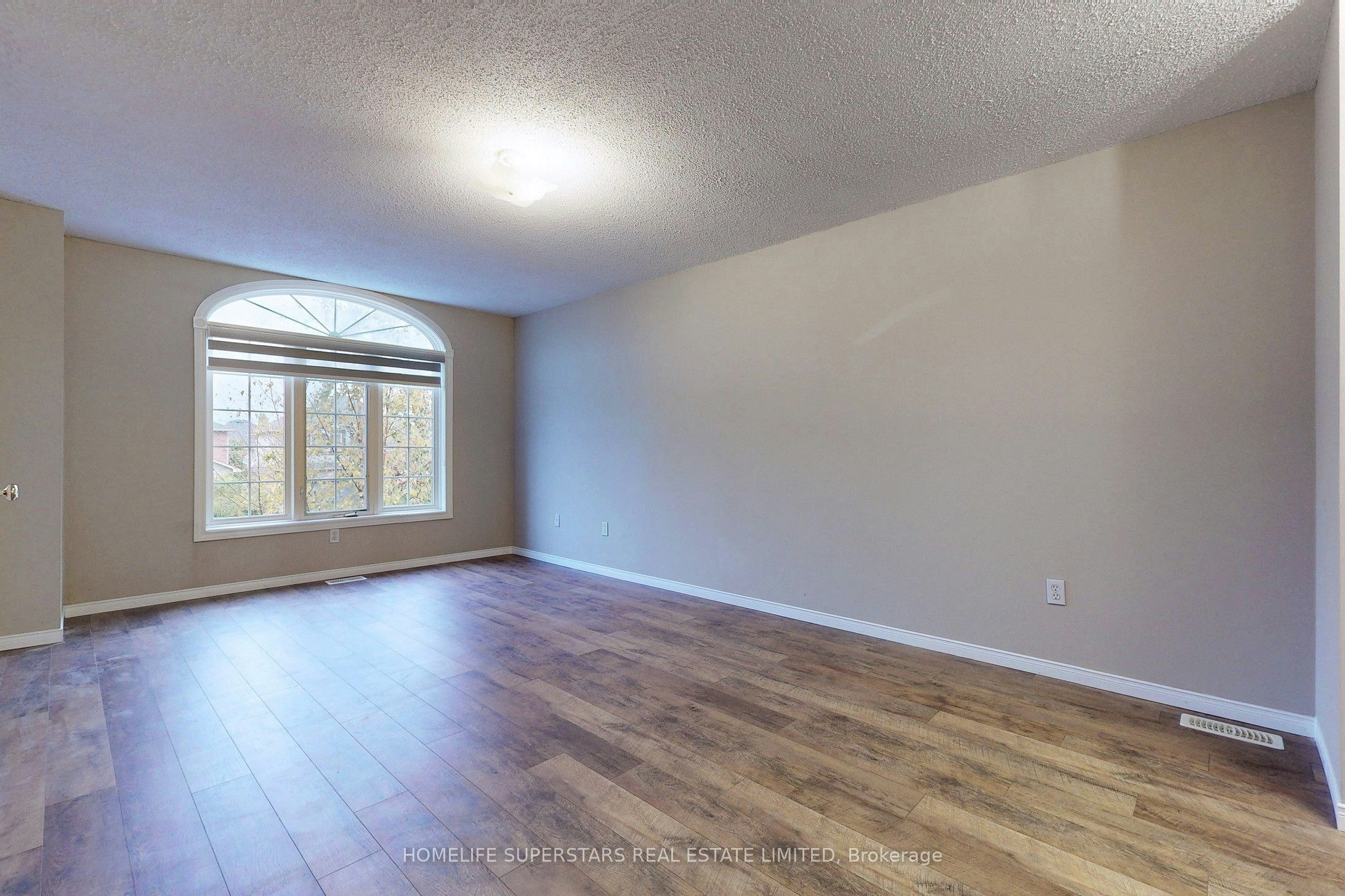 32 Holkham Avenue, Hamilton, ON, L9K 0H3 - 16