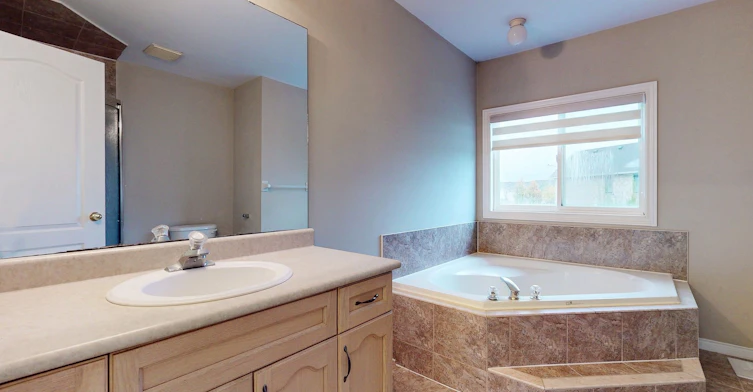 32 Holkham Avenue, Hamilton, ON, L9K 0H3 - 19