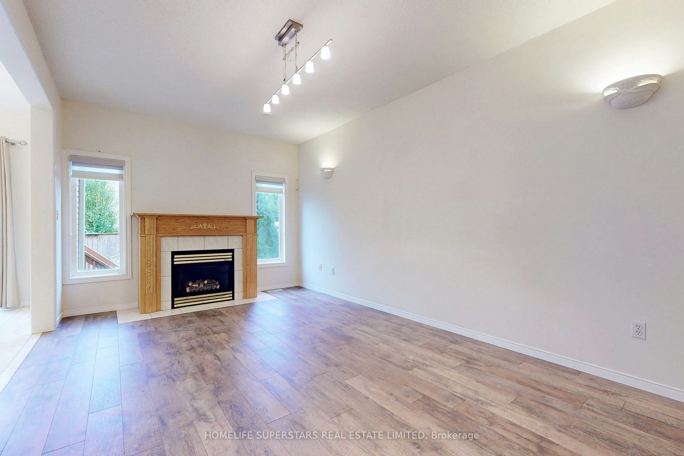 32 Holkham Avenue, Hamilton, ON, L9K 0H3 - 7