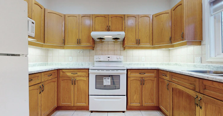 32 Holkham Avenue, Hamilton, ON, L9K 0H3 - 9