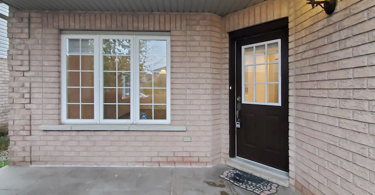 32 Holkham Avenue, Hamilton, ON, L9K 0H3 - 3