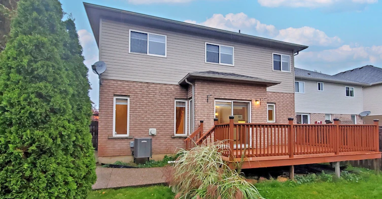 32 Holkham Avenue, Hamilton, ON, L9K 0H3 - 31