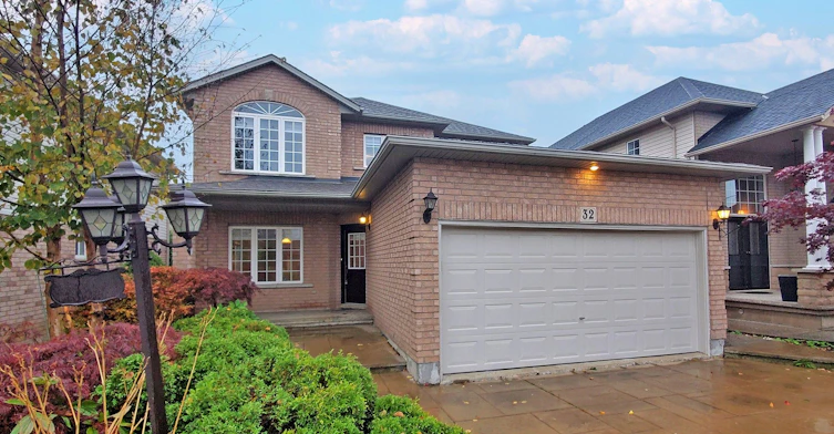32 Holkham Avenue, Hamilton, ON, L9K 0H3 - 2
