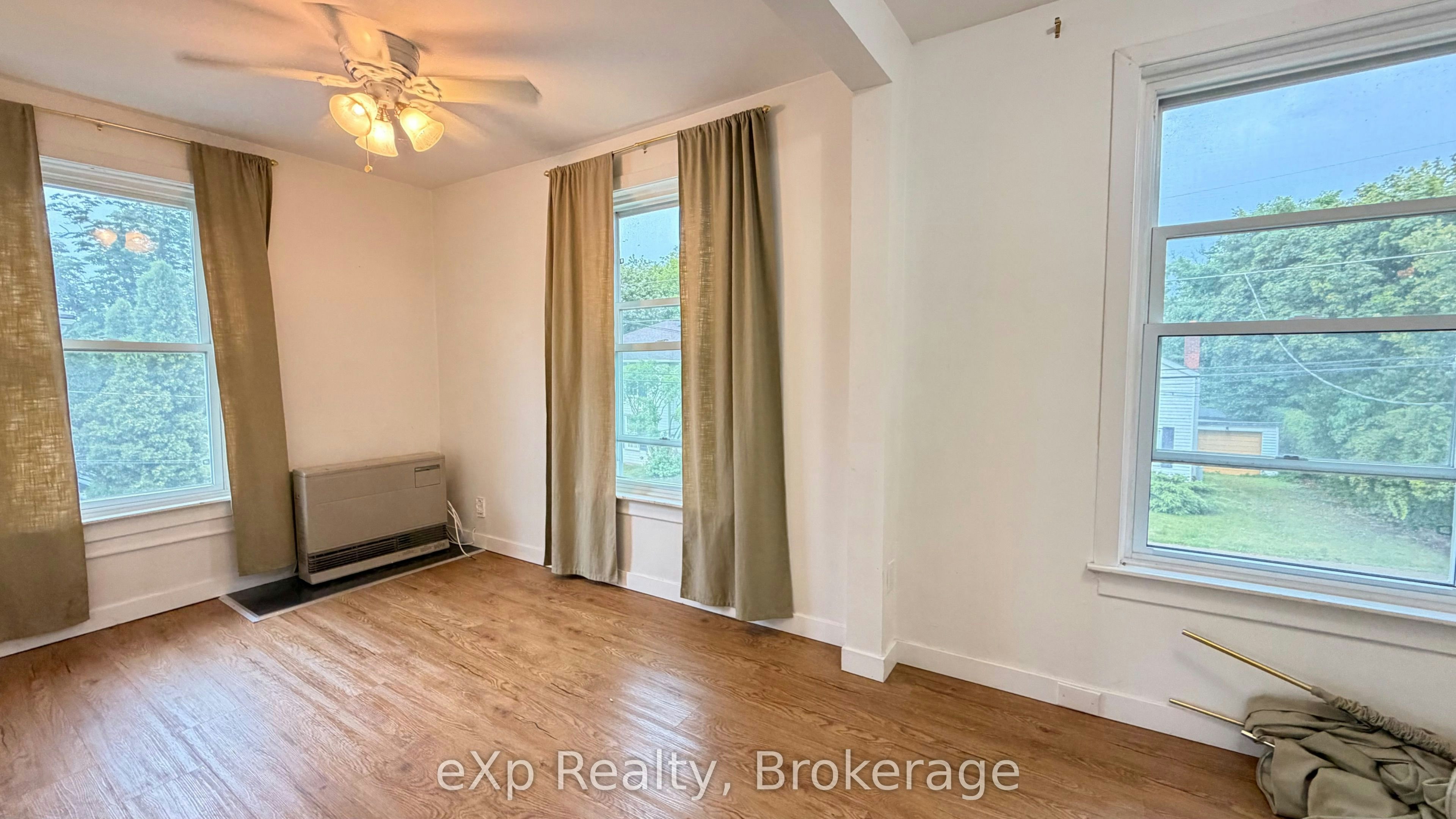 20 Charlotte Street, Belleville, ON, K8P 1E2 - 9