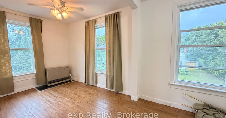 20 Charlotte Street, Belleville, ON, K8P 1E2 - 9
