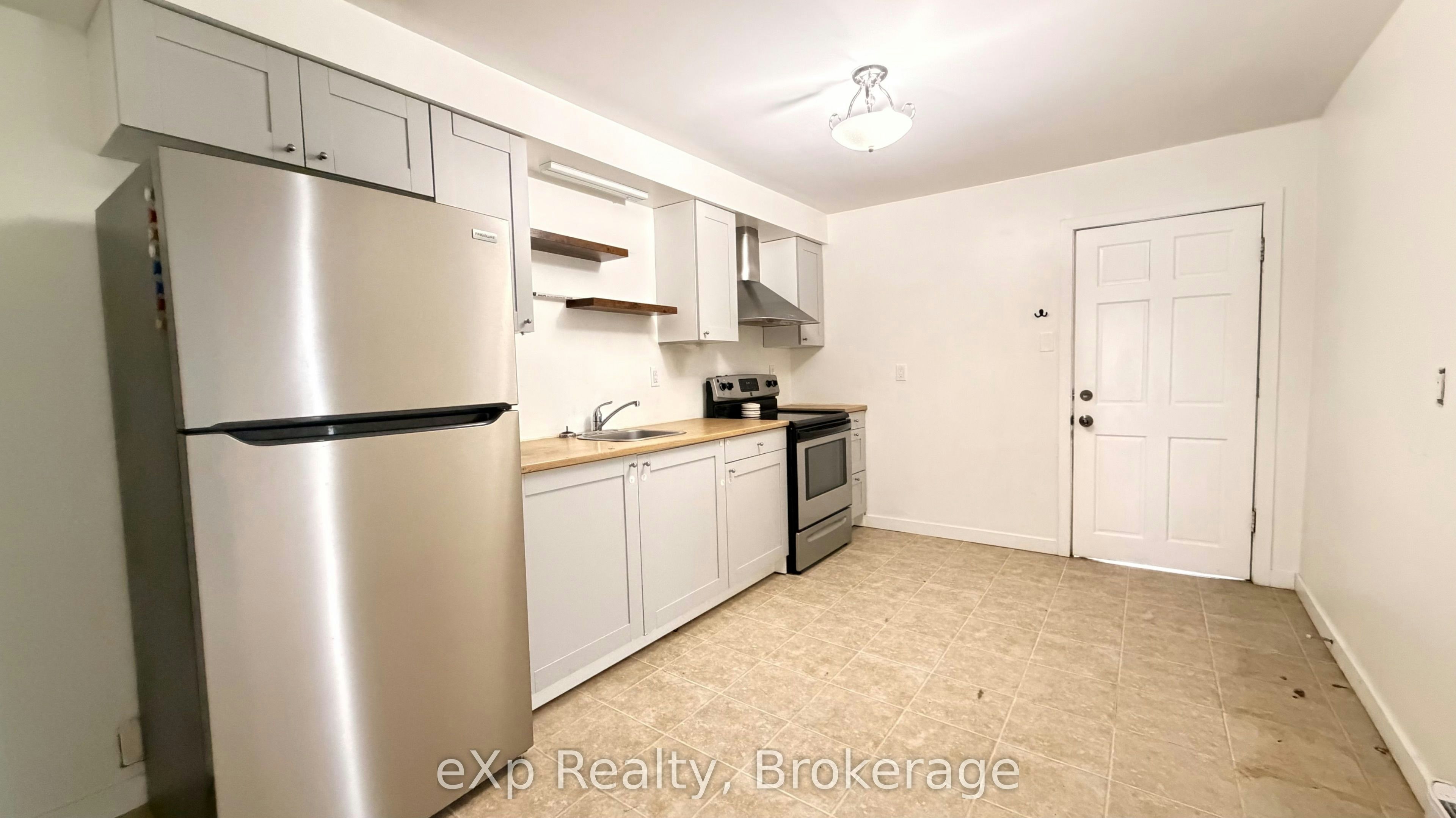 20 Charlotte Street, Belleville, ON, K8P 1E2 - 4