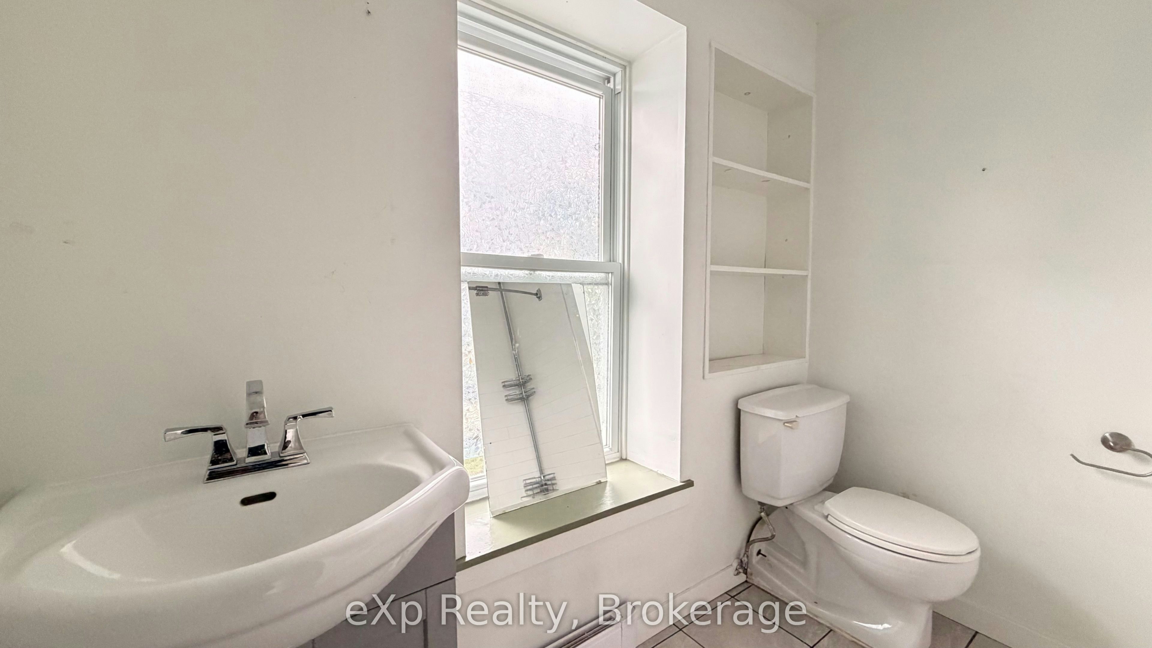 20 Charlotte Street, Belleville, ON, K8P 1E2 - 7