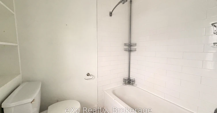 20 Charlotte Street, Belleville, ON, K8P 1E2 - 8