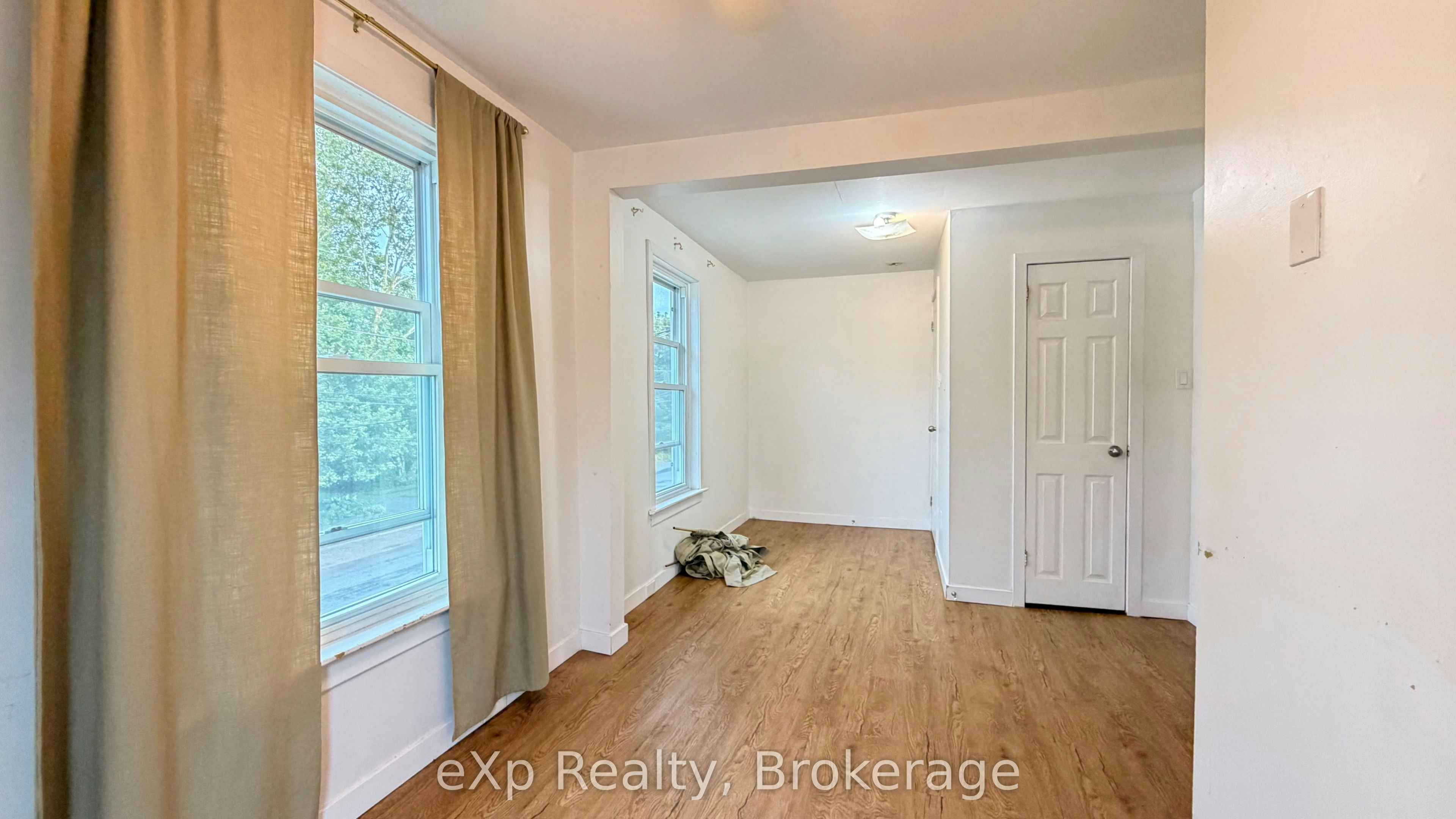 20 Charlotte Street, Belleville, ON, K8P 1E2 - 10
