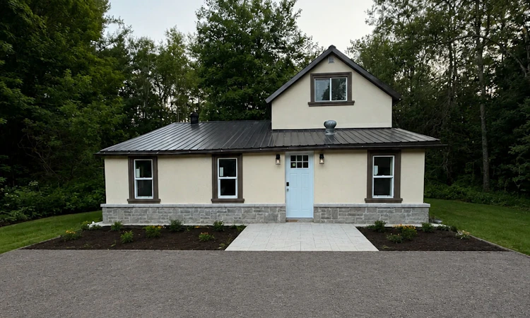 137 Old North Road S