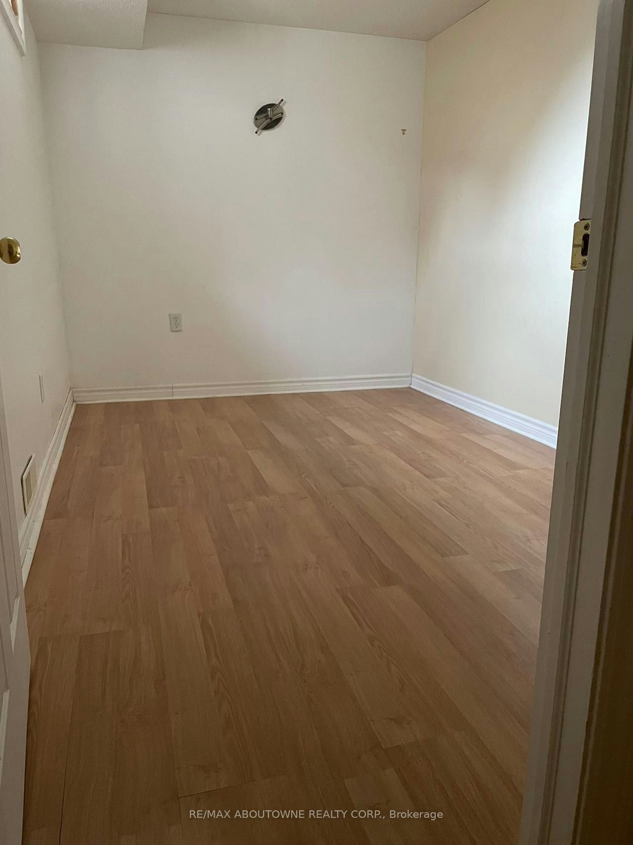 98 Adler Drive, Cambridge, ON, N3C 4B7 - 17