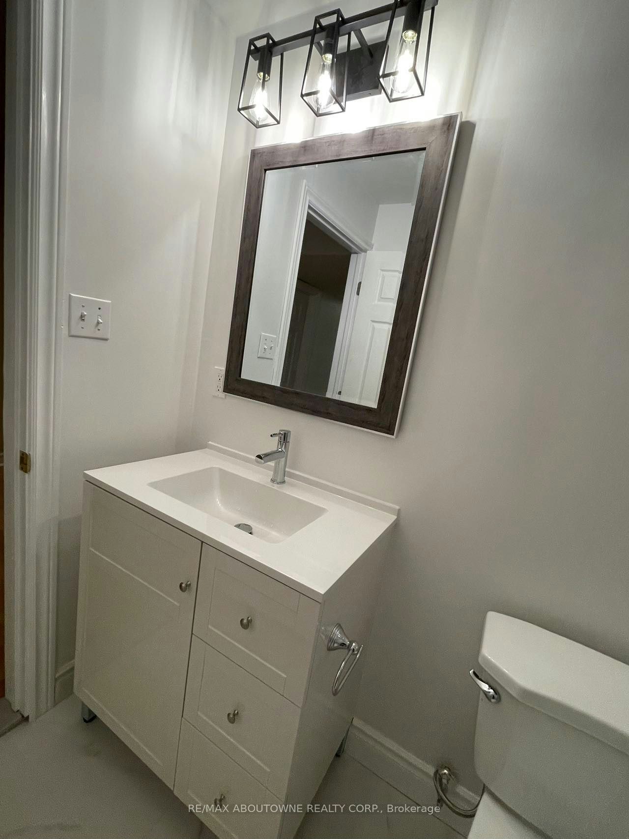 98 Adler Drive, Cambridge, ON, N3C 4B7 - 16