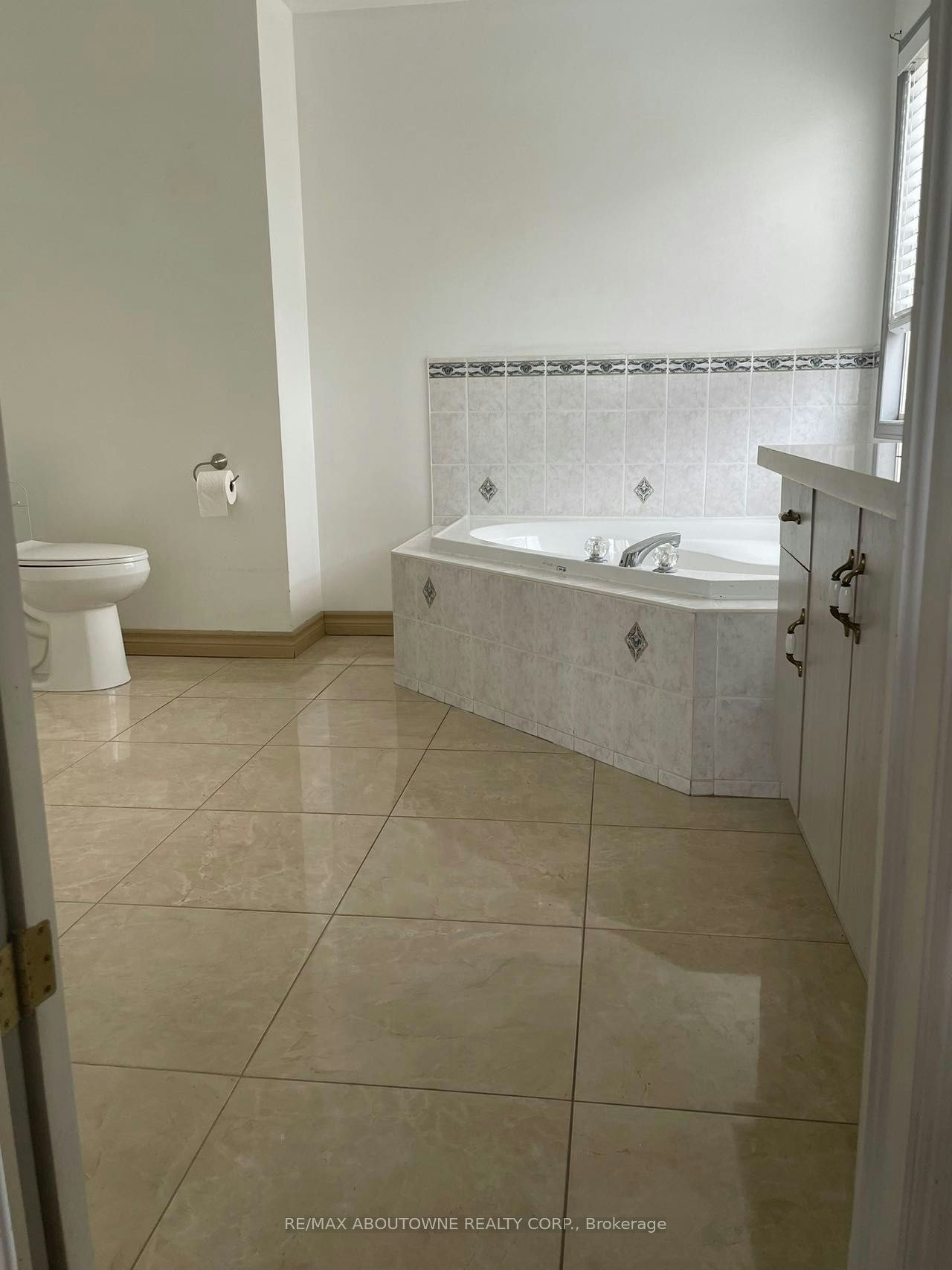 98 Adler Drive, Cambridge, ON, N3C 4B7 - 11
