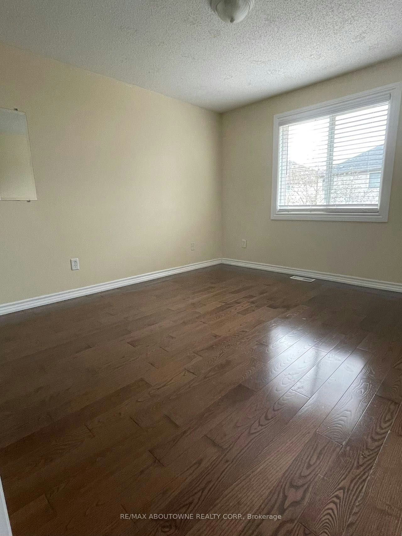 98 Adler Drive, Cambridge, ON, N3C 4B7 - 7