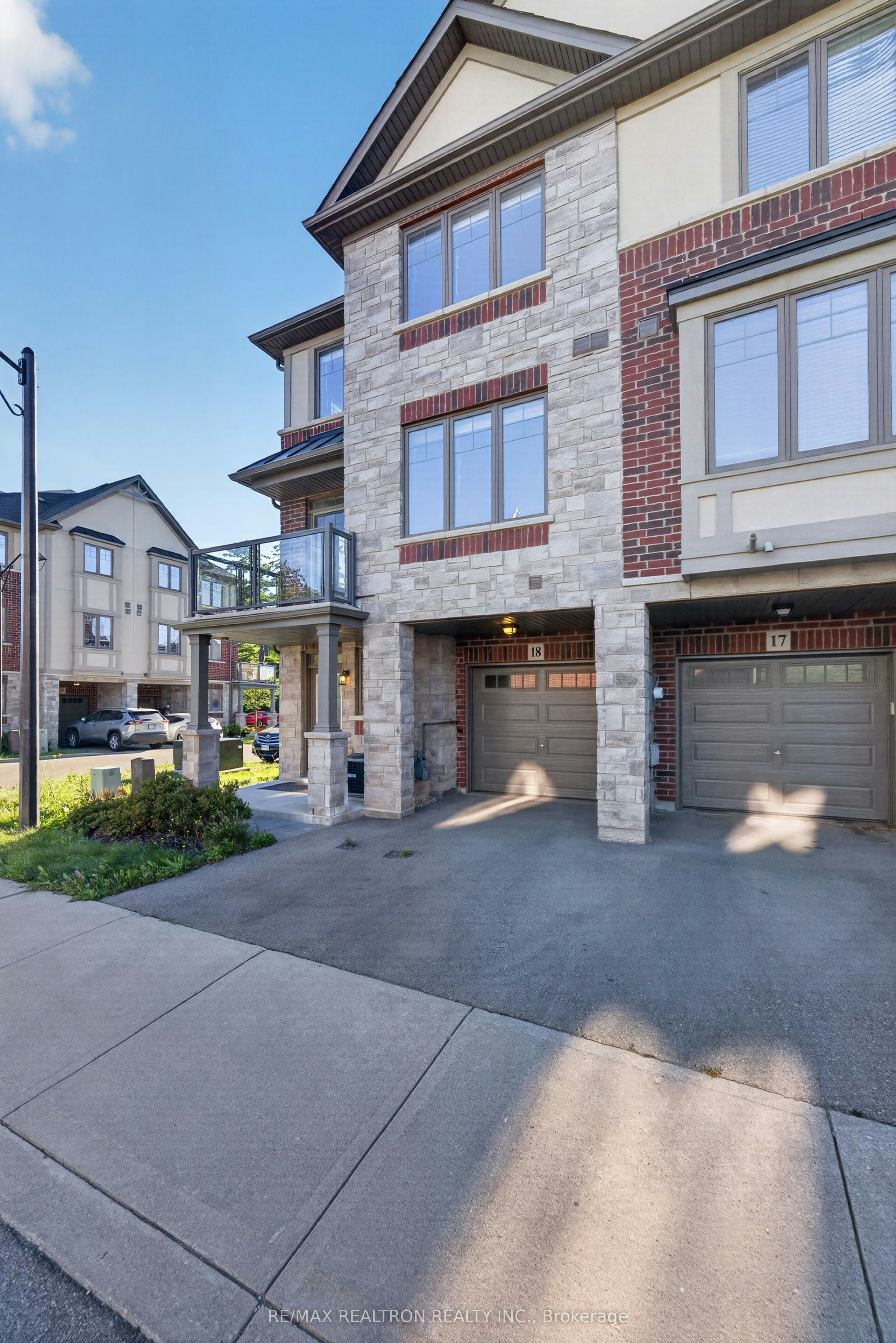18-1169 Garner Road E, Hamilton, ON, L9G 0G8 - 2