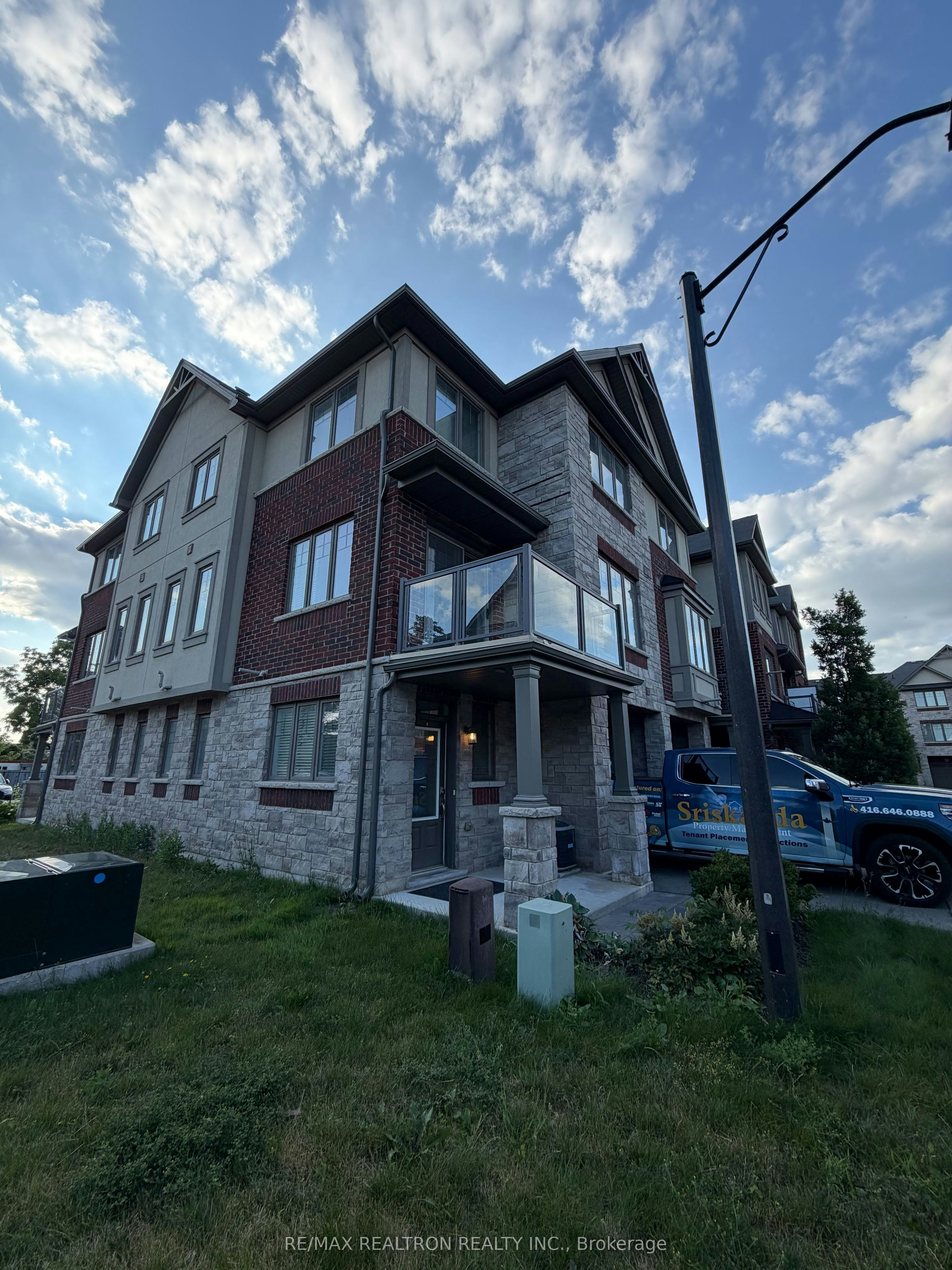 18-1169 Garner Road E, Hamilton, ON, L9G 0G8
