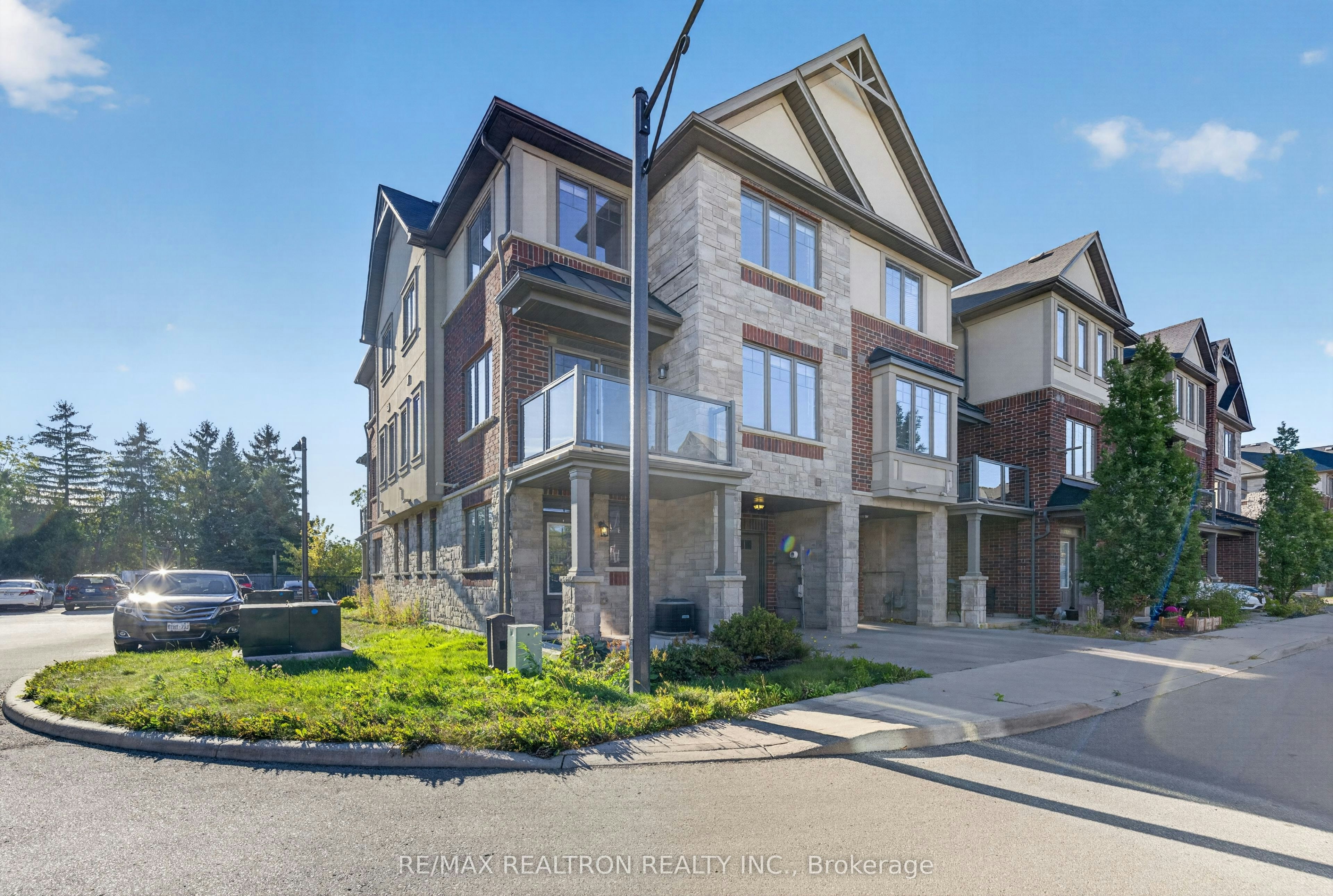 18-1169 Garner Road E, Hamilton, ON, L9G 0G8