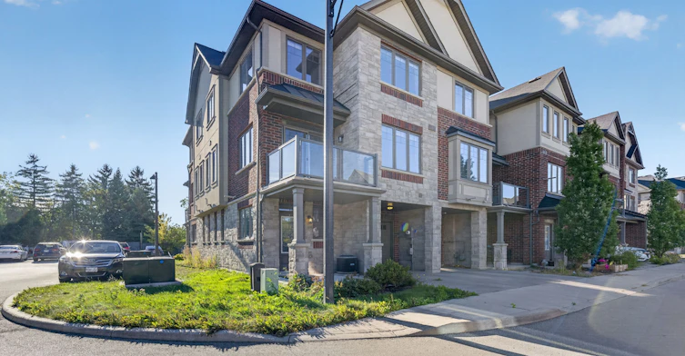 18-1169 Garner Road E, Hamilton, ON, L9G 0G8