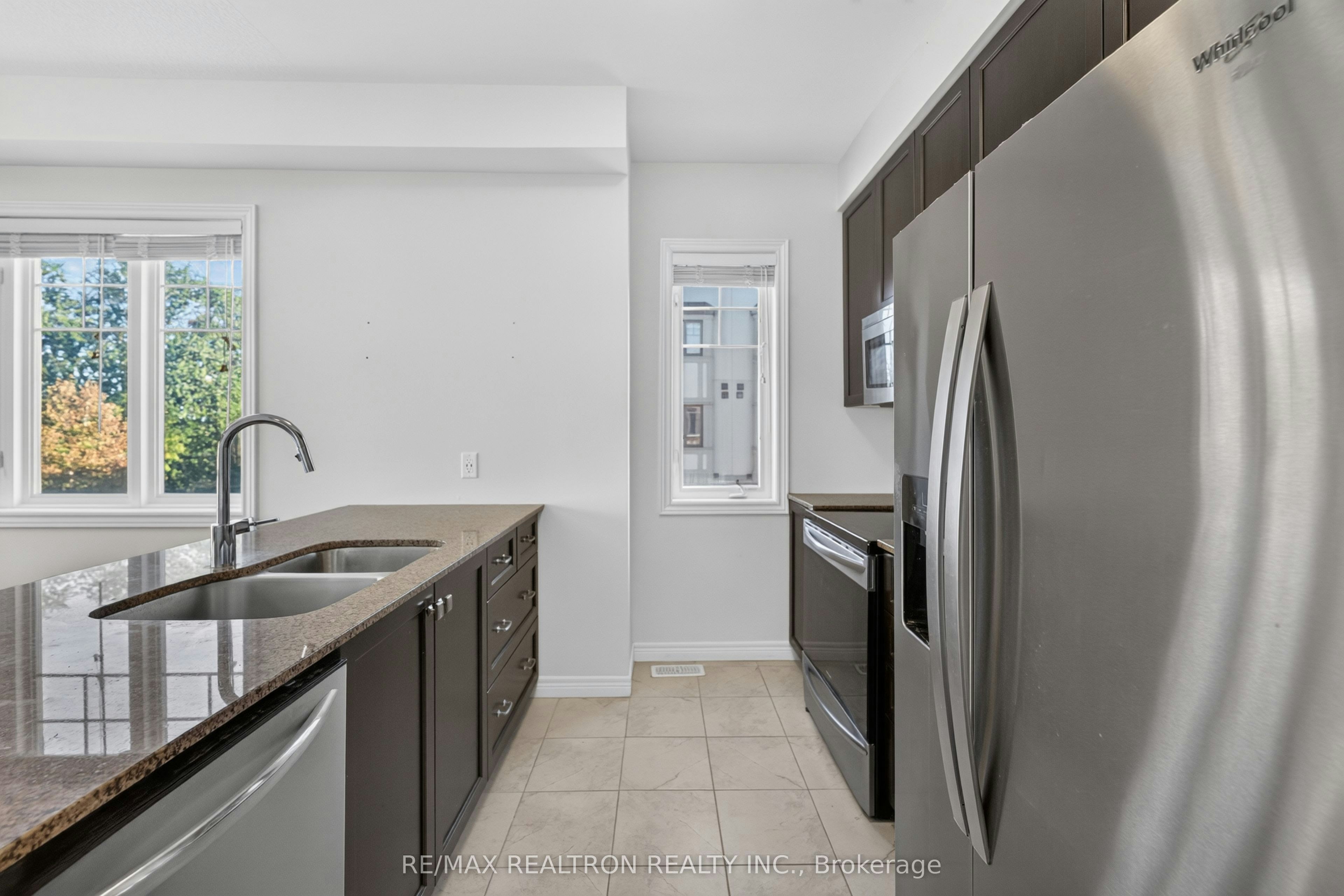 18-1169 Garner Road E, Hamilton, ON, L9G 0G8 - 12